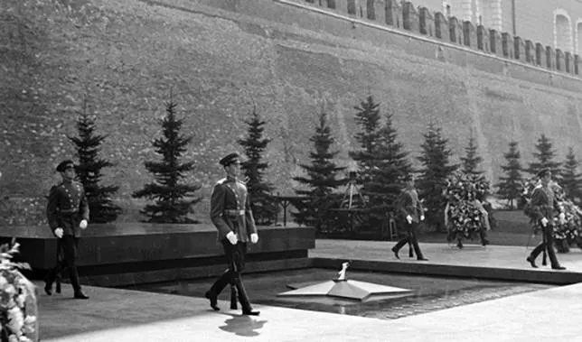 Подлинная история создания мемориала Могилы Hеизвестного Солдата и Вечного огня - Калейдоскоп
