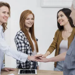 Социальный работник в сфере предоставления социальных услуг клиентам организации социального обслуживания