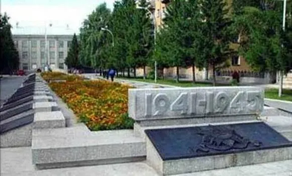 Восстановительные работы велись на Аллее славы, у Вечного огня и... 