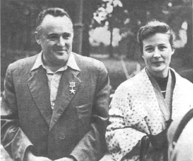 http://www.rtc.ru/encyk/bibl/golovanov/korolev/68-4.jpg