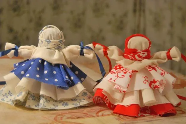 https://fsd.kopilkaurokov.ru/uploads/user_file_5758153a7259c/sbornik-mastier-klassov-traditsionnaia-loskutnaia-kukla-kak-sriedstvo-priobshchieniia-mladshikh-shkol-nikov-k-etnokul-turnym-traditsiiam-russkogho-naroda_1.jpeg