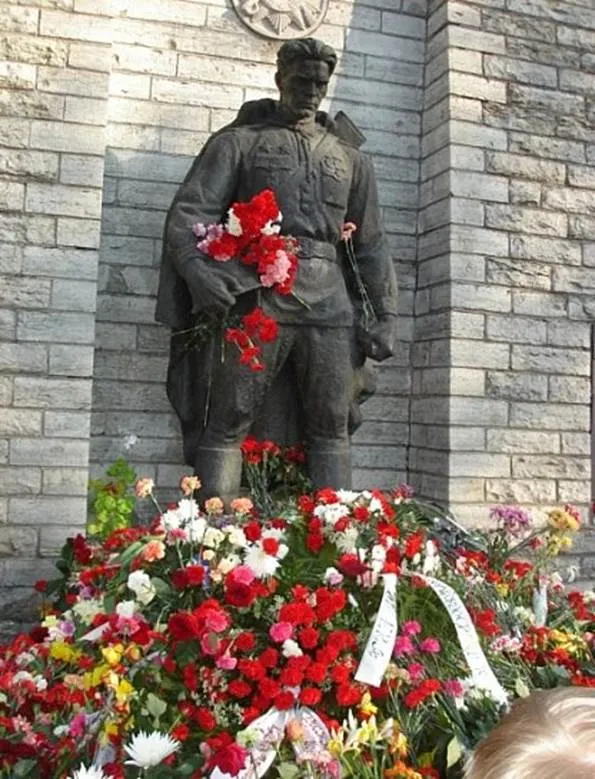 http://images-1.moifoto.ru/big/1/893/1165808rqg.jpg?1415626108